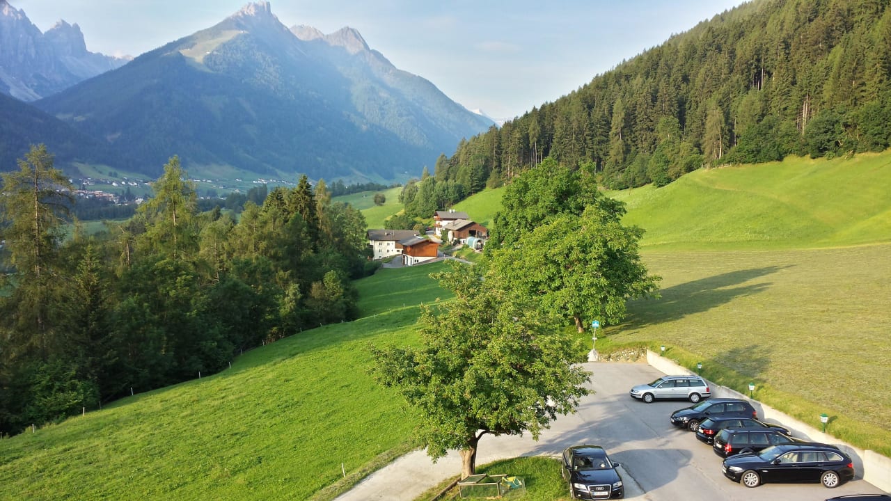 Traumhaft Blick ins Tal Gasthof Gröbenhof