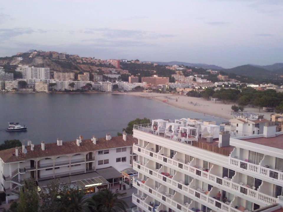 Vom Dach des Hotels über Sonnenterrasse zum Strand Hotel Bahia del Sol