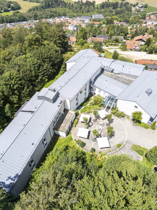 Außenansicht Roomingtons Karoli Waldkirchen