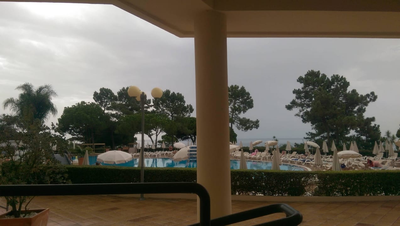 Sicht vom Eingang PortoBay Falésia