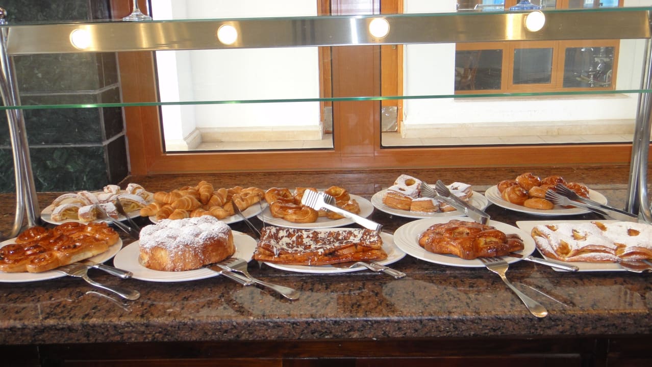 Lecker und frisch zum Frühstück Lahami Bay Beach Resort