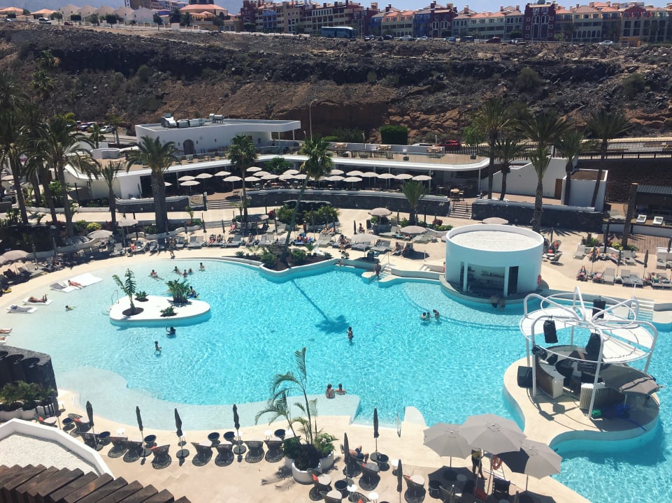 pool-hard-rock-hotel-tenerife-costa-adeje-holidaycheck-teneriffa