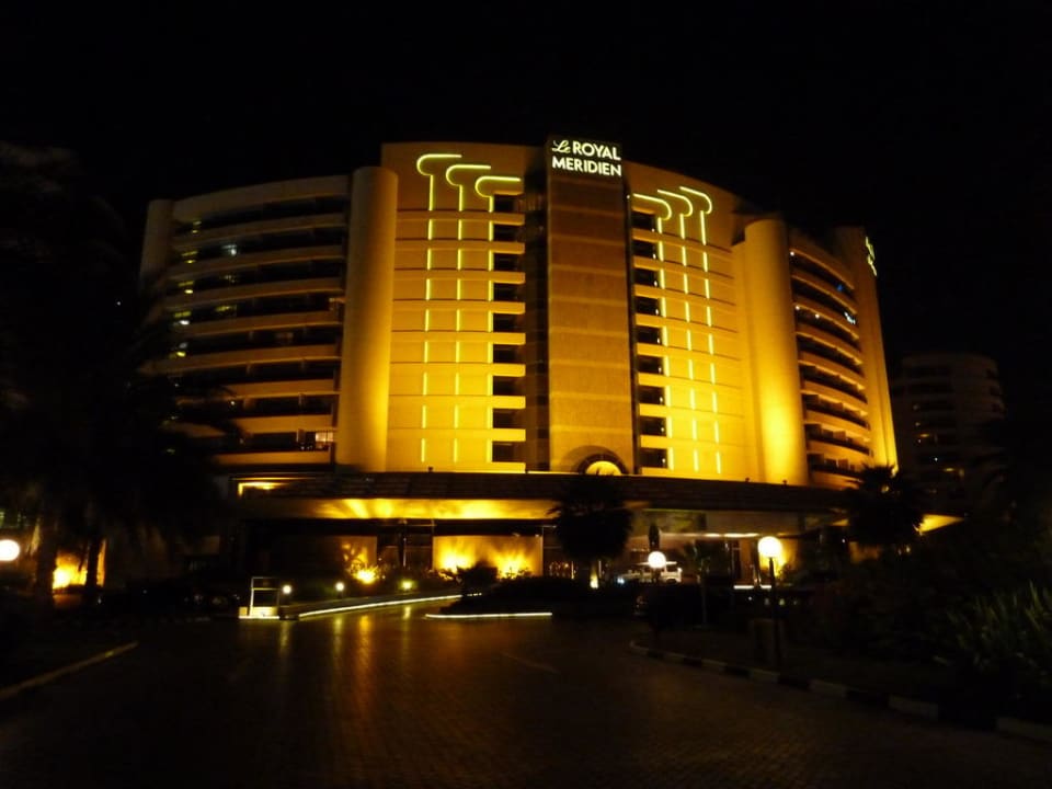 Eingang Le Royal Méridien Beach Resort & Spa Dubai