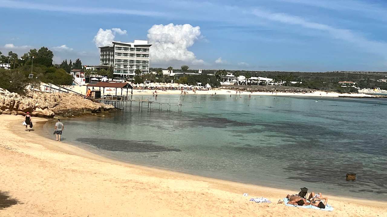 Außenansicht Asterias Beach