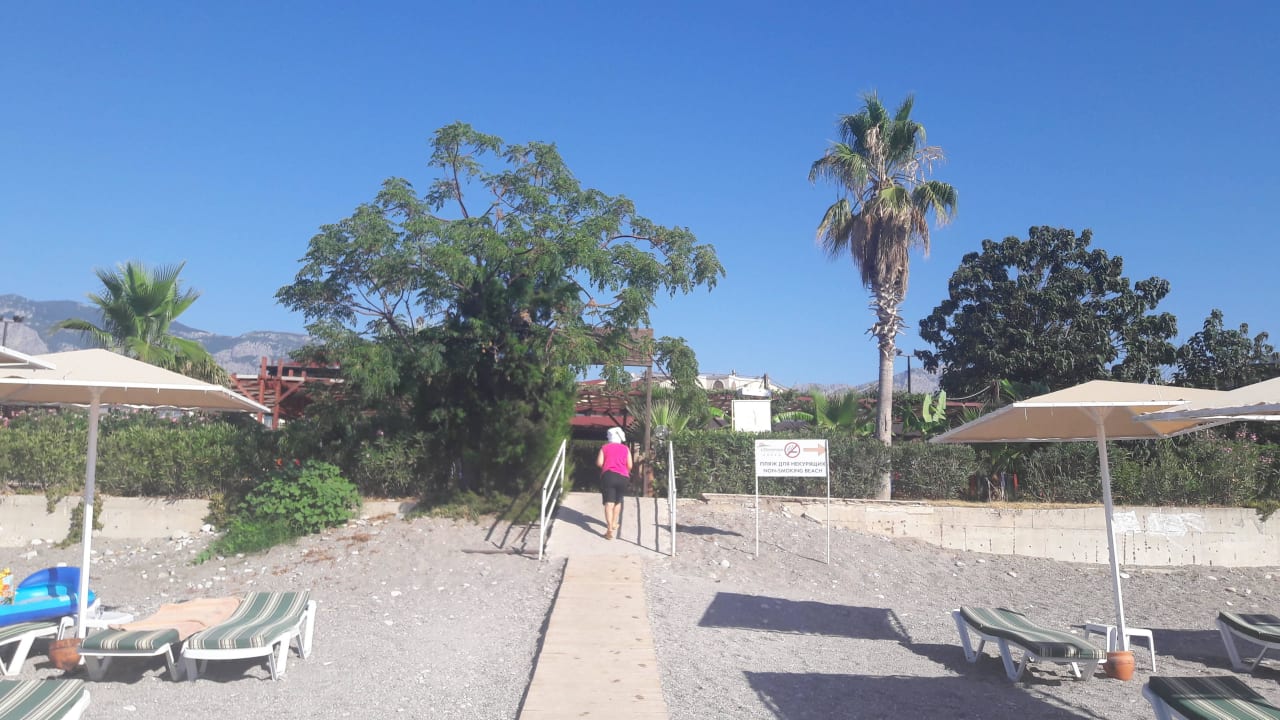 Richtung Strandbar L'Oceanica Beach Resort