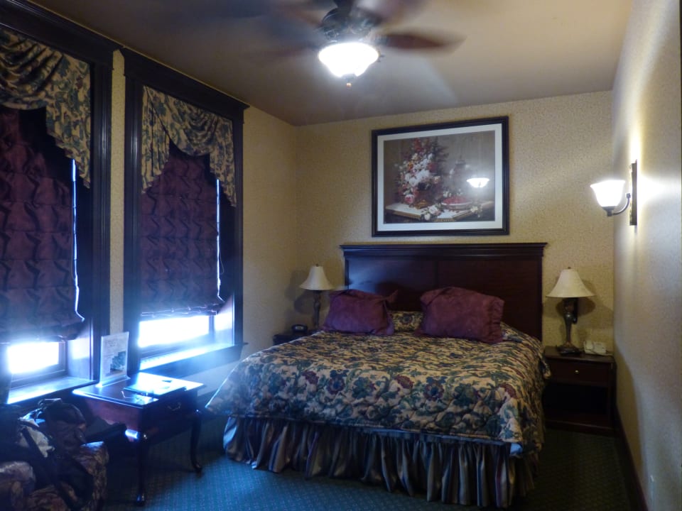 Zimmer Hickok's Hotel & Gaming