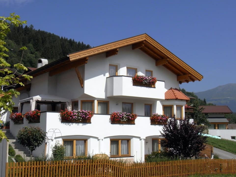 Außenansicht Haus Monika Ladis