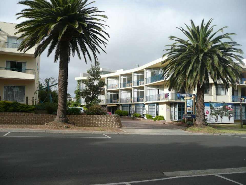 Außenansicht - die Einfahrt zum Hotel Hotel The Anchor Inn & Waves