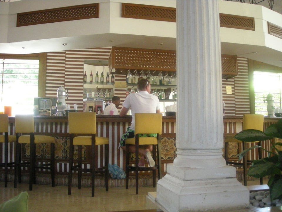 Bar in der Hotellobby Occidental Punta Cana