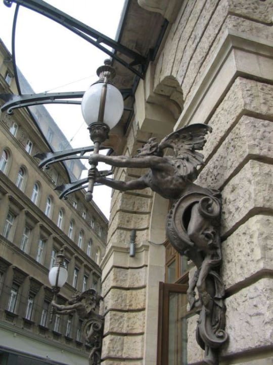 Lamp-keeper Anantara New York Palace Budapest Hotel