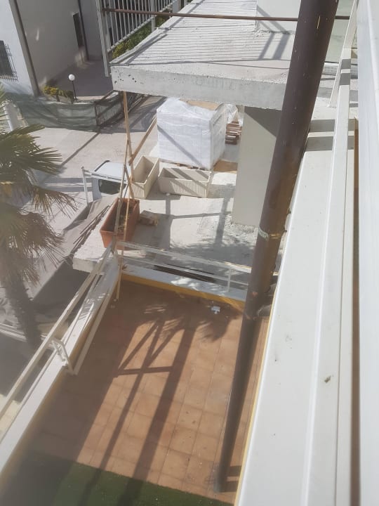 Baustelle neben unserem Zimmer Hotel Internazionale