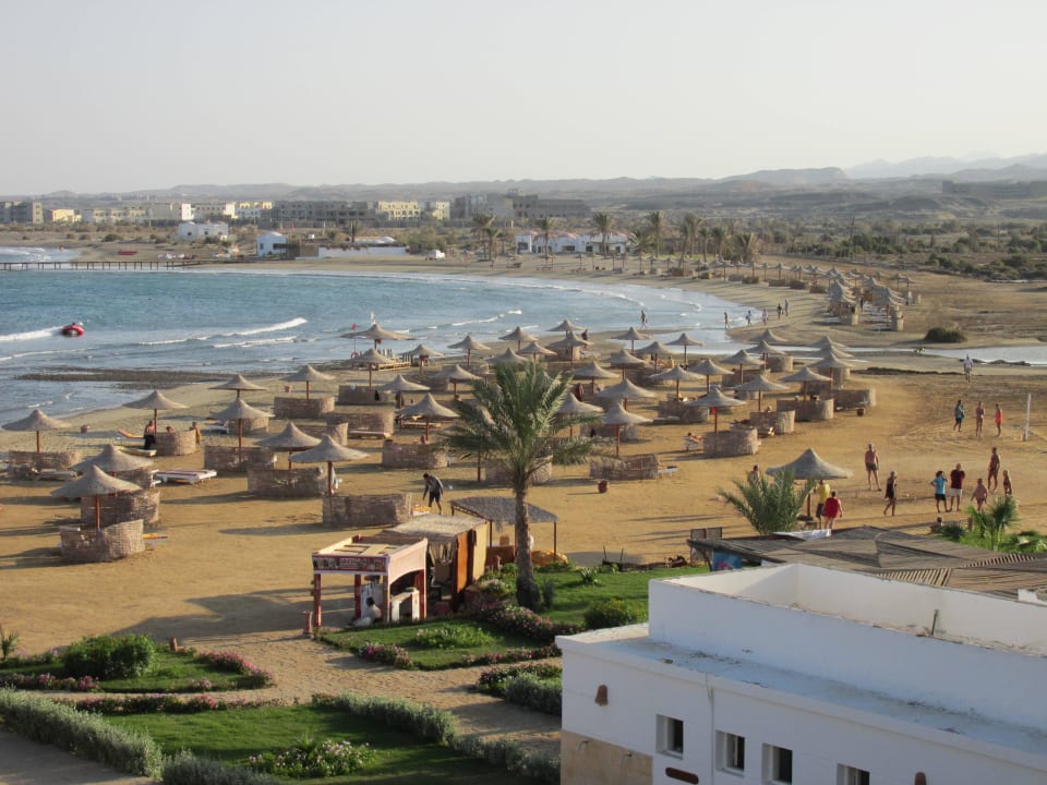 Baden ab dem Wadi möglich Three Corners Equinox Beach Resort