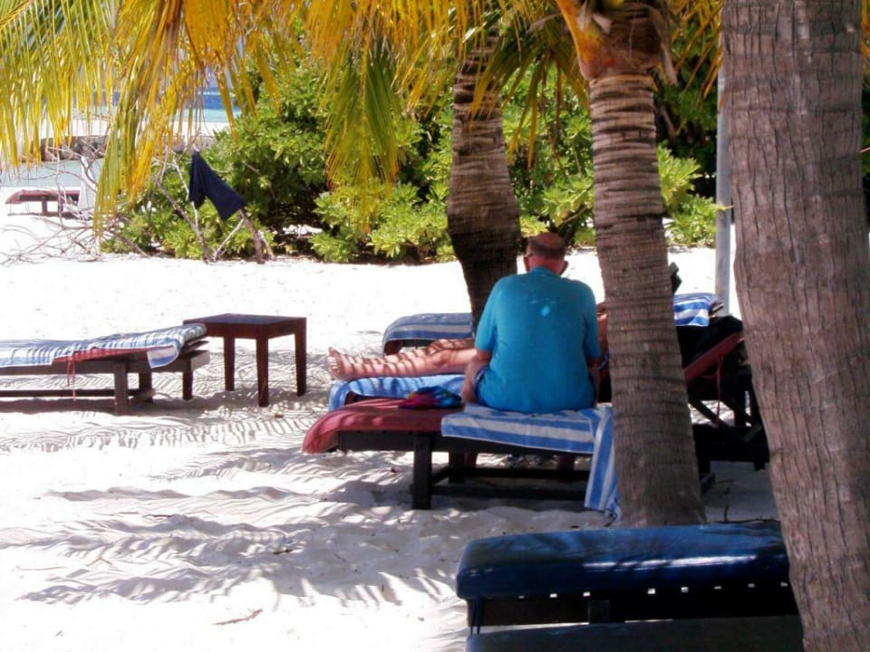 113 Strand nach rechts fotografiert. Vilamendhoo Island Resort & Spa