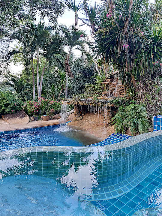 Pool The Fair House Beach Resort