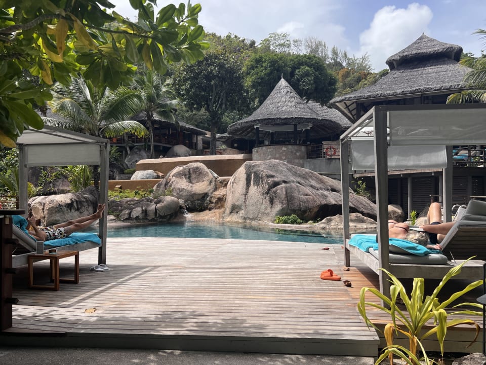 Pool Constance Lemuria