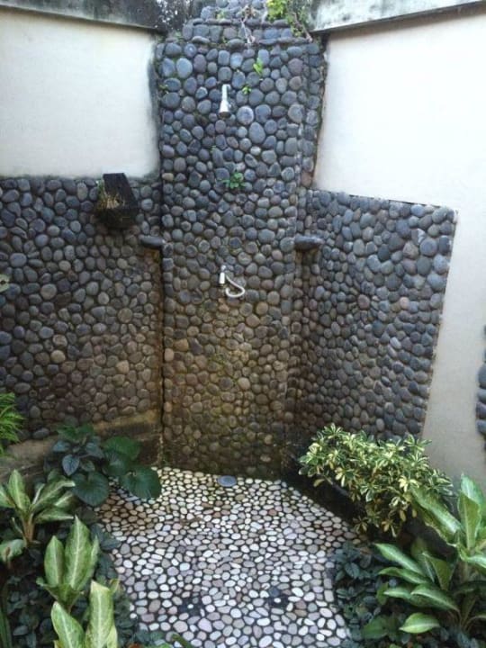 Aussendusche Puri Dajuma Beach Eco-Resort & Spa