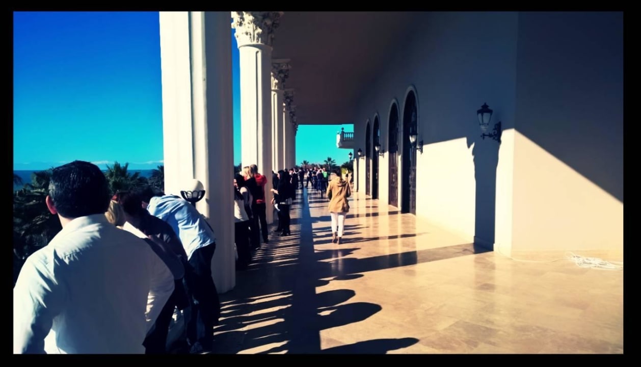 Außerhalb des vllt größten Seminarraumes Starlight Resort Hotel