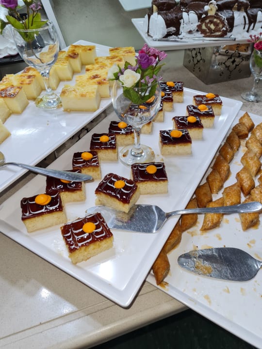 Gastro Side Breeze Hotel