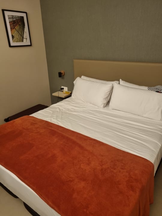 Zimmer Mythic Valencia