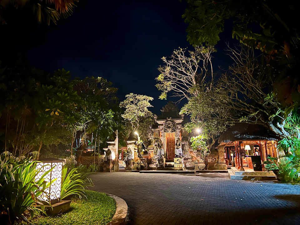 Außenansicht Puri Santrian