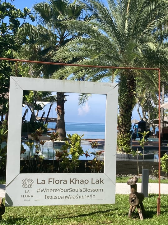 Pool La Flora Khao Lak