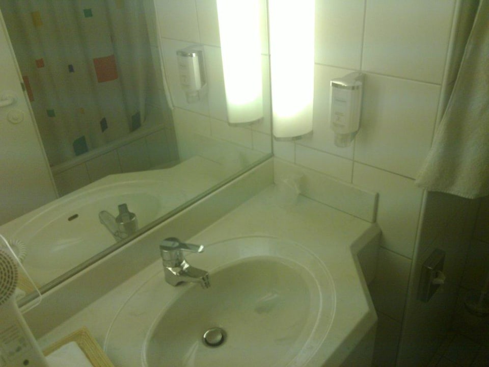 Bad Zimmer 320  ACHAT Hotel Heppenheim