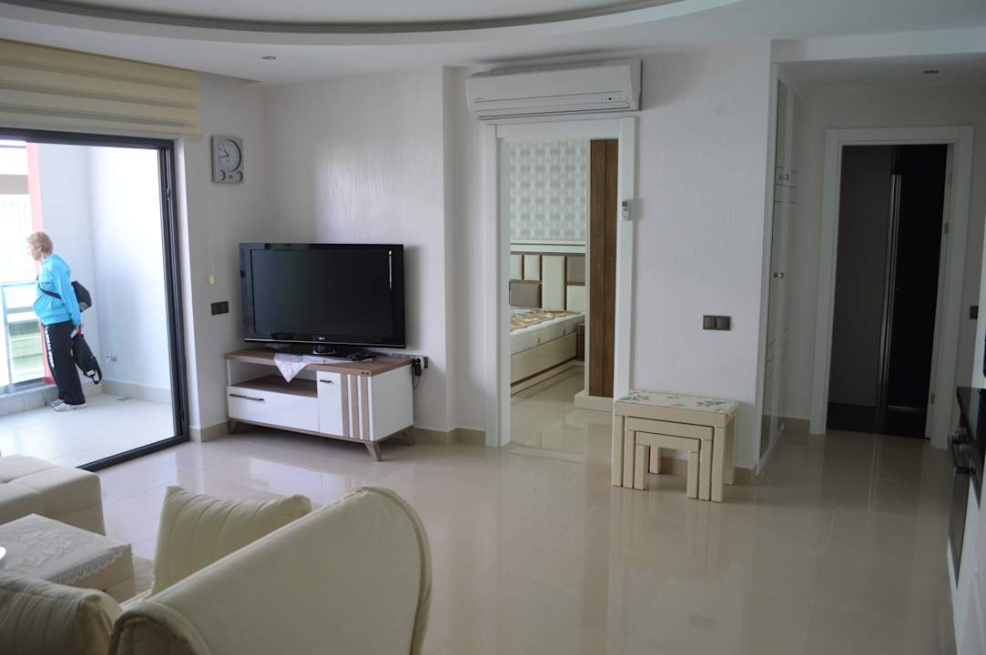 Living room Direct Beach Apartments