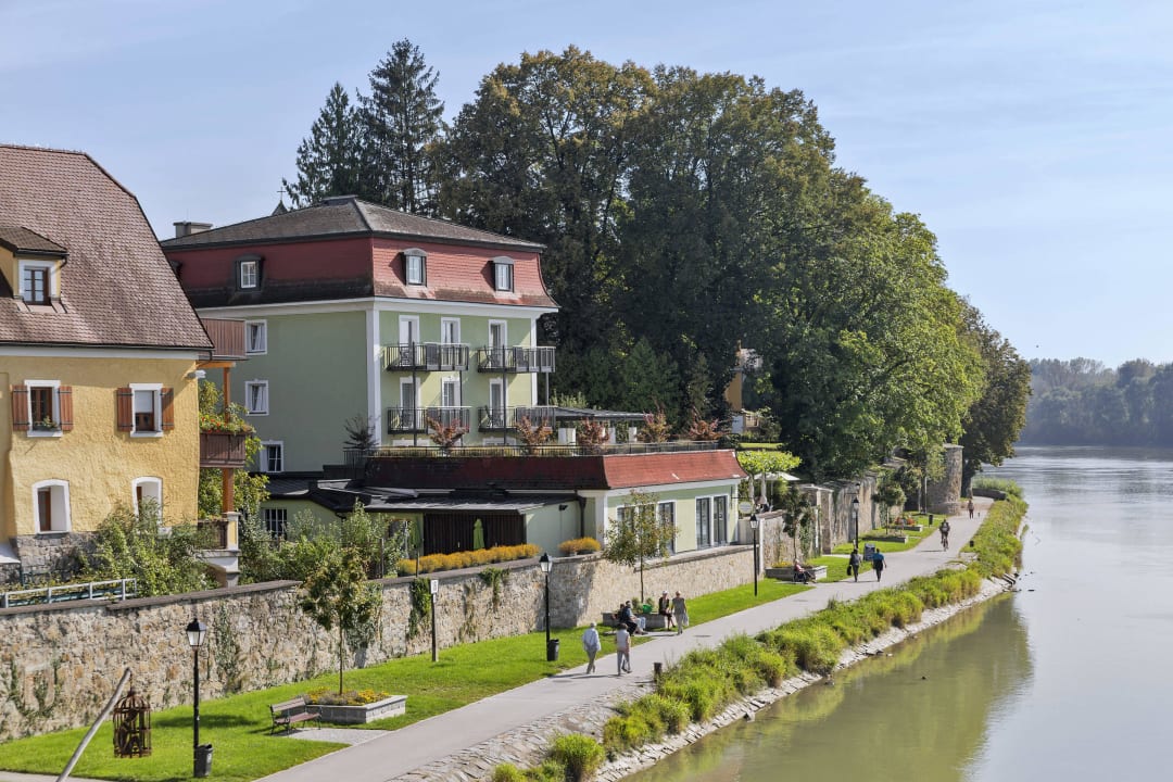 Traumhafte Lage direkt am Inn Hotel Gugerbauer