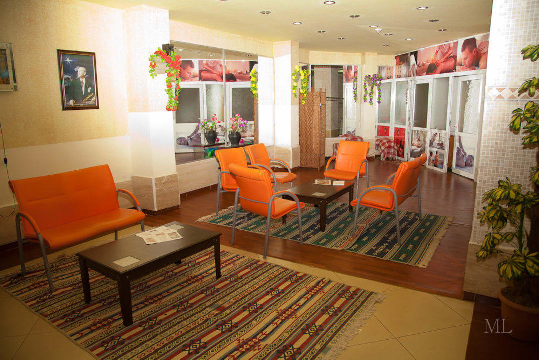 Wartebereich für Massagebehandlungen Hotel Orfeus Park