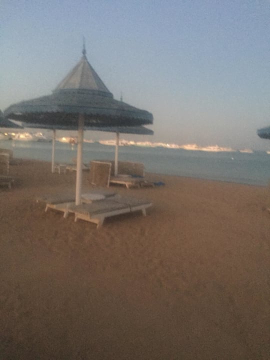 Strand abends The Grand Hotel Hurghada