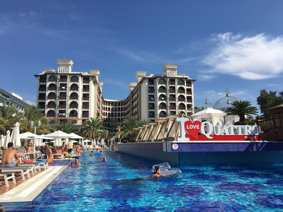 Außenansicht Quattro Beach Spa & Resort