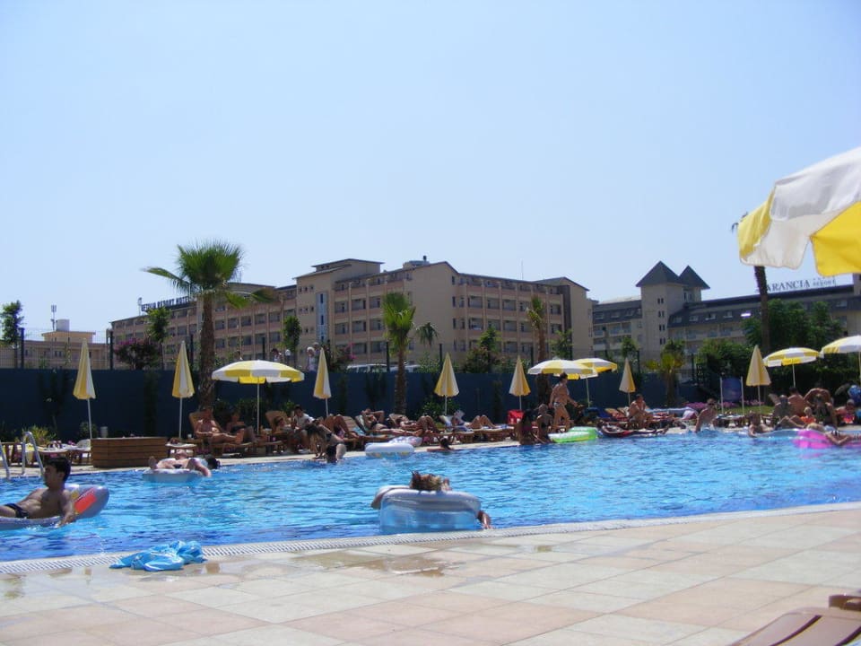 Der Poolbereich Solivia Hotel