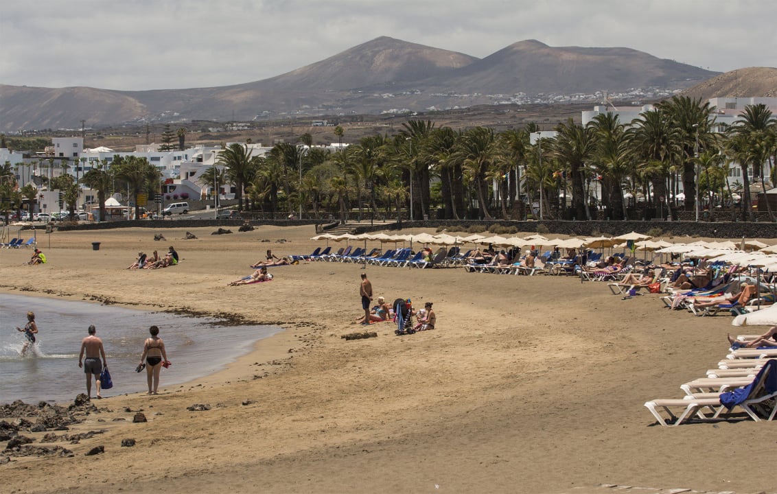 Breiter gepflegter Strand Hipotels La Geria