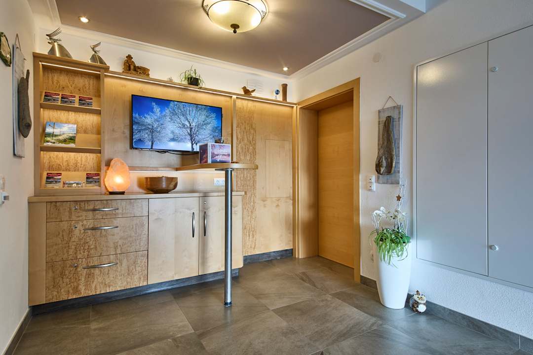 Lobby Hotel Garni Tirol