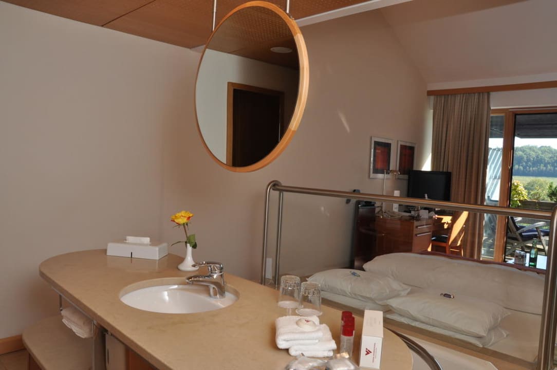 Badezimmer im Zimmer Das Sonnreich Thermenhotel Loipersdorf