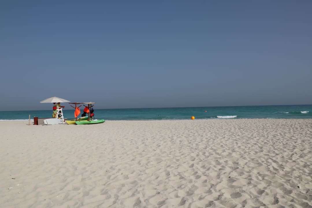 Strand Saadiyat Rotana Resort &  Villas