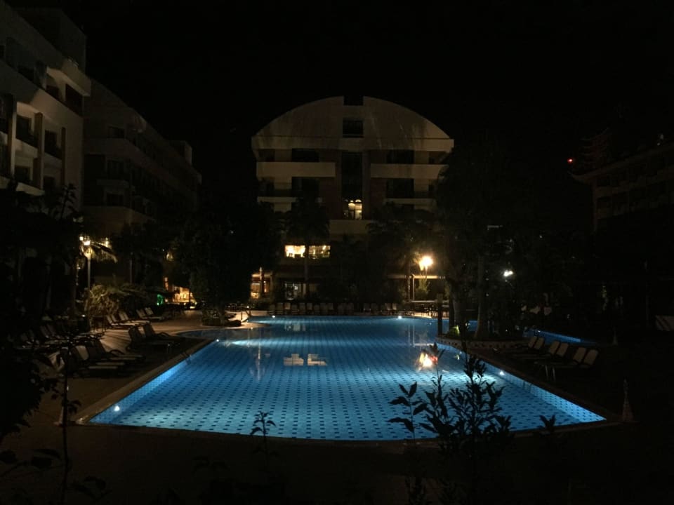 Pool by night Port Side Resort Hotel