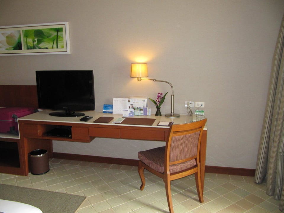 Flat-TV Samsung - Zimmer Holiday Inn Resort Phuket