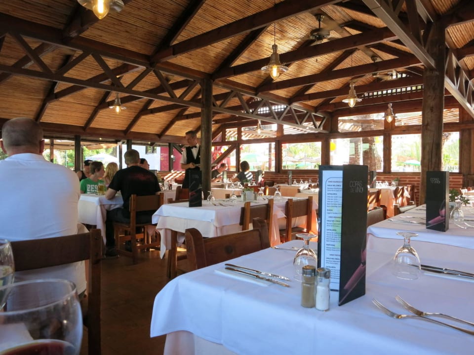 Grillrestaurant im Miraflor HL Miraflor Suites Hotel