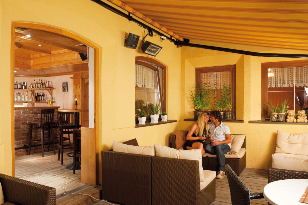 Terrasse beim Bierkessel Alpenresidenz Ballunspitze