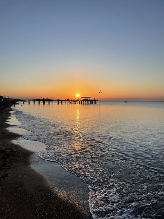 Strand Royal Wings Hotel