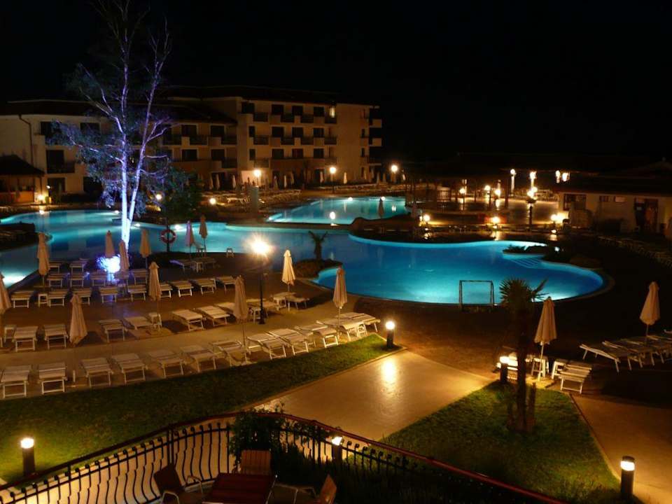 Pool bei Nacht HVD Clubhotel Miramar