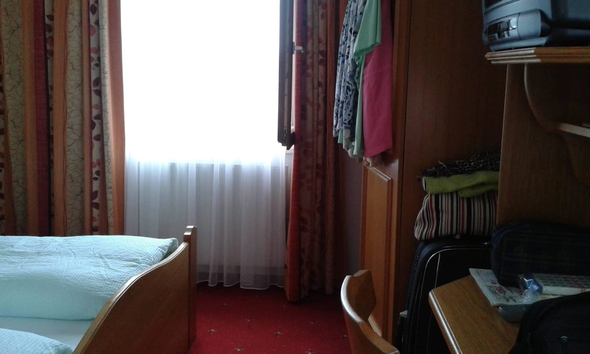 Doppelzimmer viel zu klein  Panorama - Hotel - Gasthof Leidingerhof