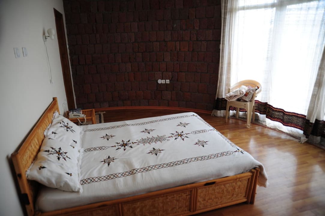 Doppelbett Tukul Village Hotel