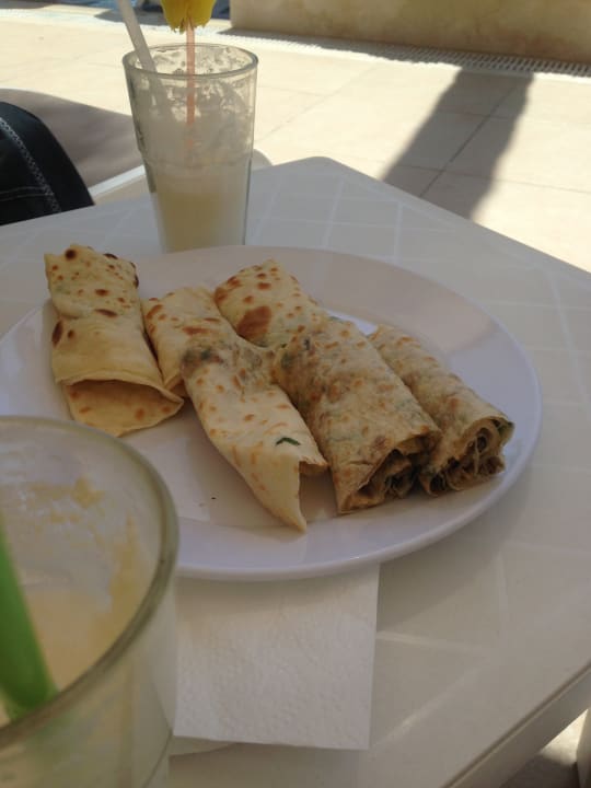 Gözleme Nachmittags am Pool Mary Hotel Side