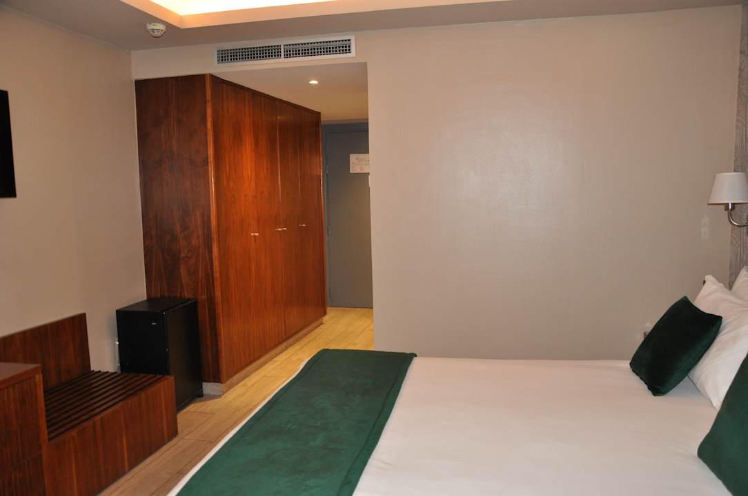 Zimmer Kenzi Rose Garden