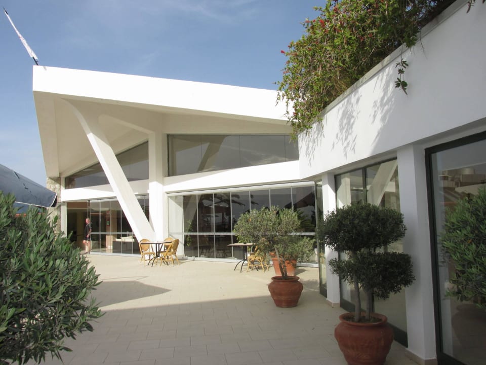 Terrasse an der Lobby Aldiana Club Rocca Nettuno Calabria