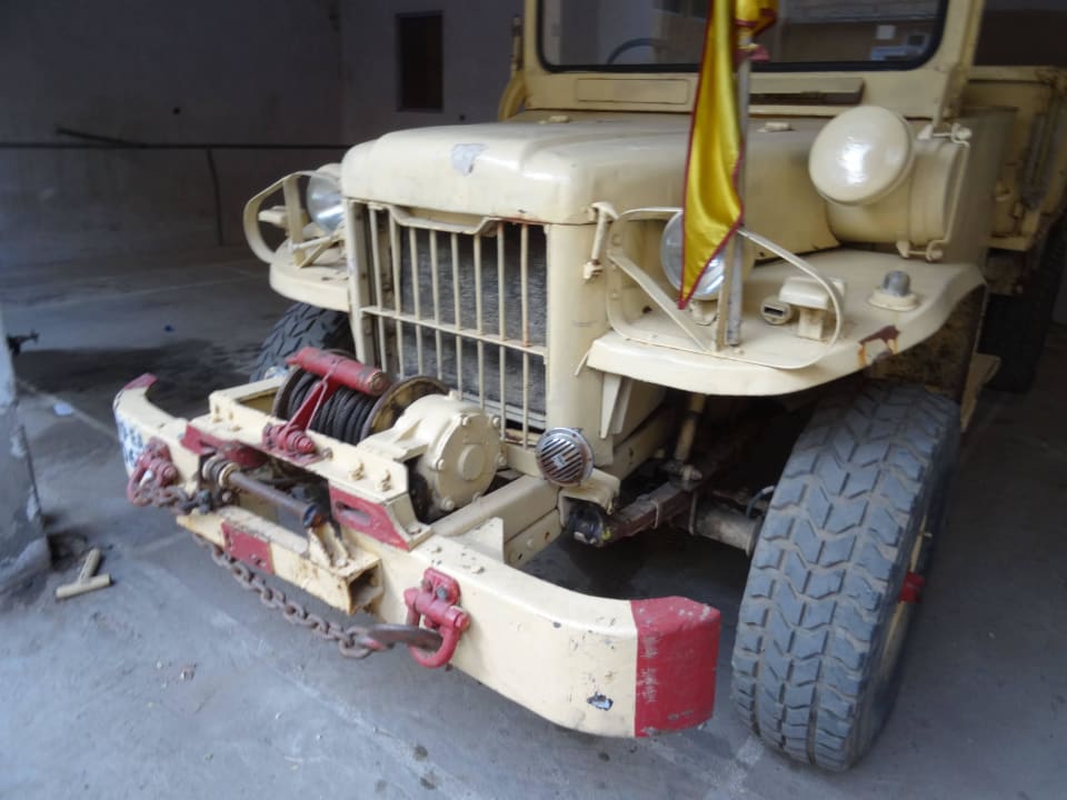 Seilwindeam Jeep, wenns mal nicht mehr geht Hotel Deogarh Mahal