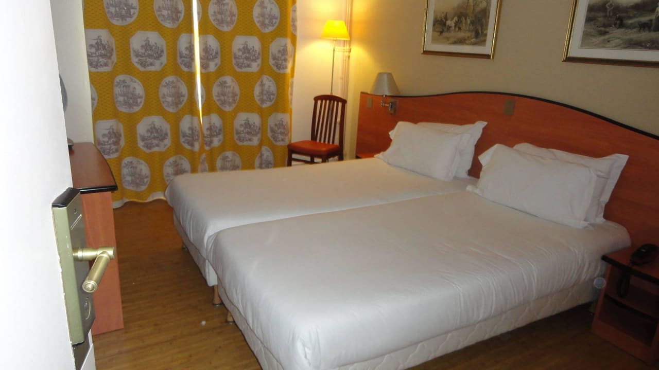 Zimmer Hotel Eden Montmartre