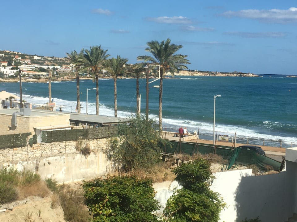 Strand Heronissos Hotel